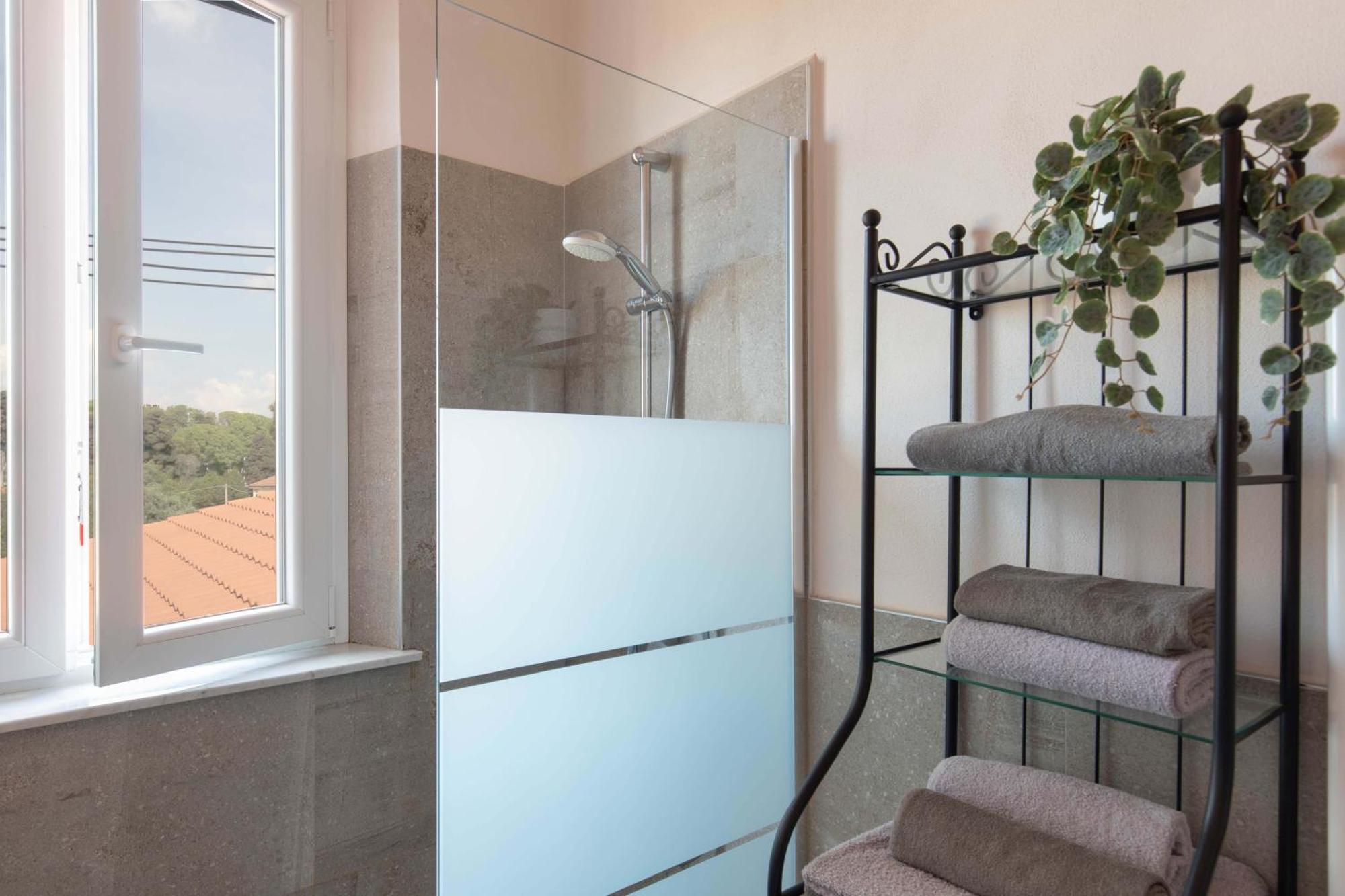 Abbraccio Di Mare- Relax Vicino Al Porto Apartment Livorno Bagian luar foto